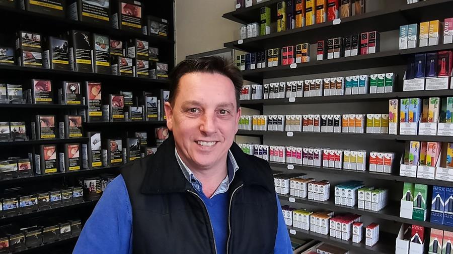 "Tous les marchands de journaux devraient proposer des produits de vapotage"