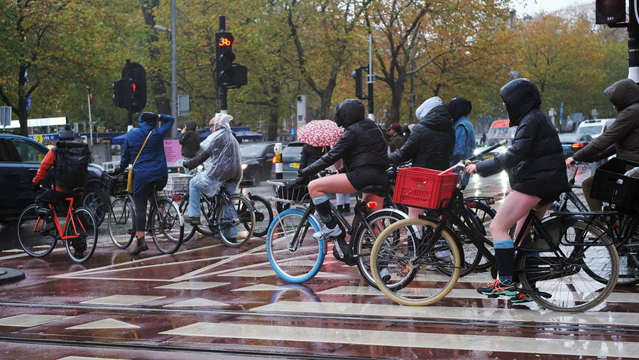 Slecht weer speelt woon-werkverkeer per fiets parten