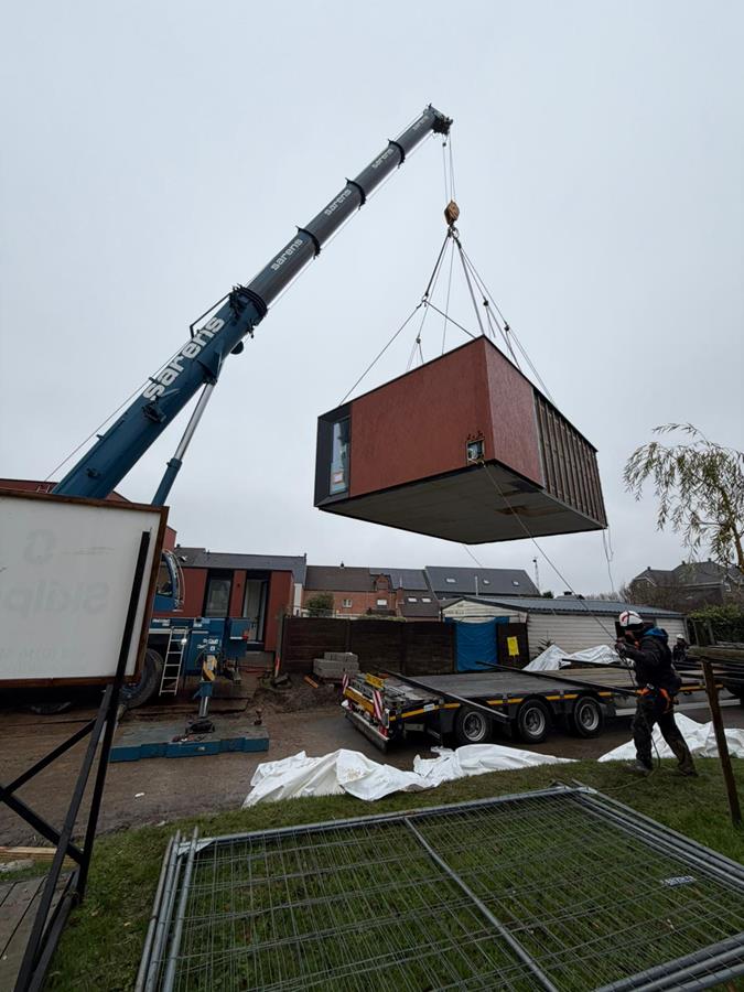 Herzele : Sarens installe des logements modulaires