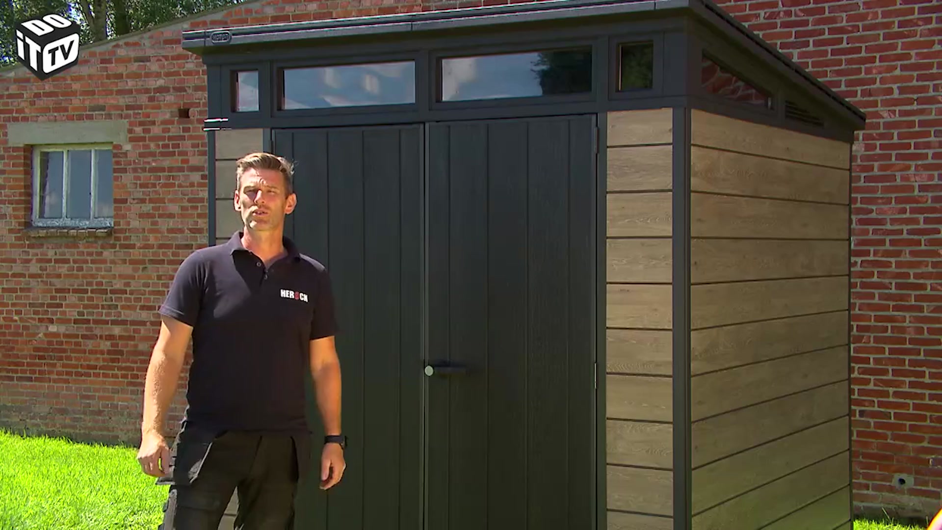 Hoe plaats je zelf een tuinhuis en een opbergbox?
